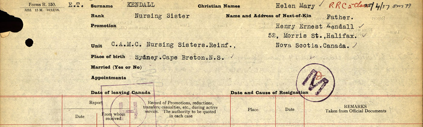Page tirée du dossier de service de l'infirmière infirmière Helen Kendall du Corps expéditionnaire canadien, Première Guerre mondiale. Ce document détaille son dossier officiel de service, y compris les dates, les lieux et les détails des affectations.